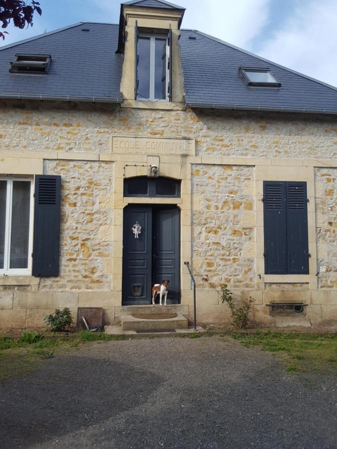 Bed and Breakfast Ecole De La Route Bleue Moiry Exterior foto